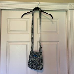 Kavu crossbody patterned bag